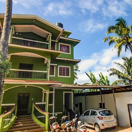 Super Hotel O Pradeep Guest House Near Baga Beach Bagian luar foto